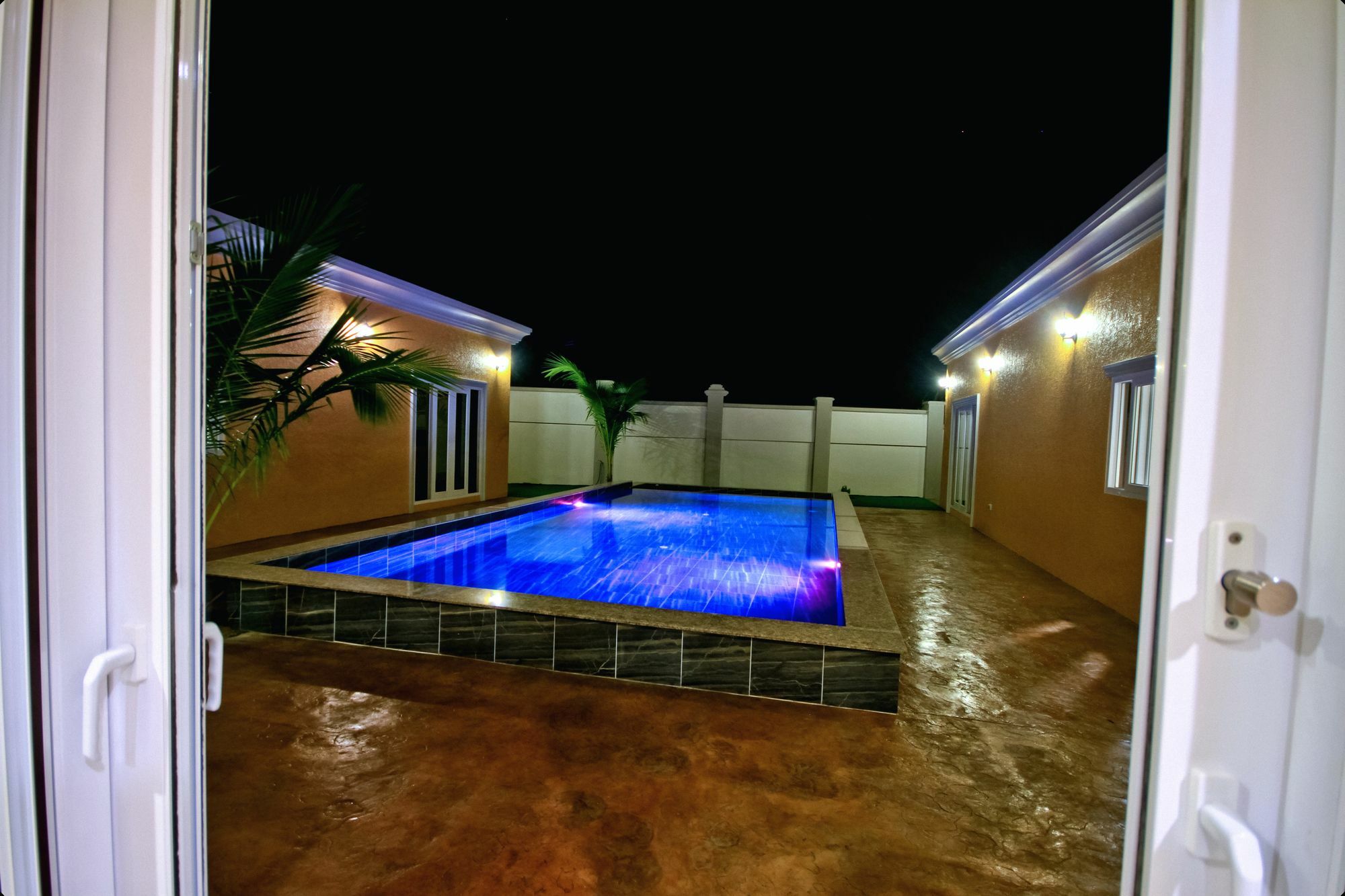 Luxury Pool Villa 3Br 6-8 Persons (Adults Only) Pattaya Exterior photo
